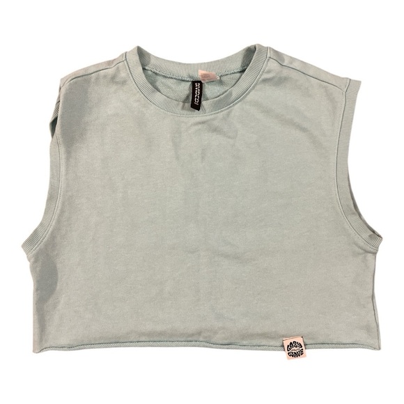 🧡 5 for $25 🧡 Light blue top - Picture 1 of 3